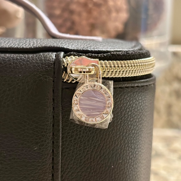 BVLGARI | Emirates First Class Train Case Amenity Kit for Women - Picture 6 of 12